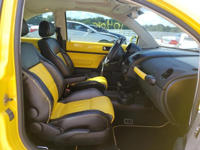 3VWCD21C72M457455 - 2002 VOLKSWAGEN NEW BEETLE 黄色 照片 5