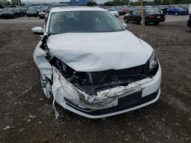 1VWCS7A32EC080672 - 2014 VOLKSWAGEN PASSAT SEL WHITE photo 9