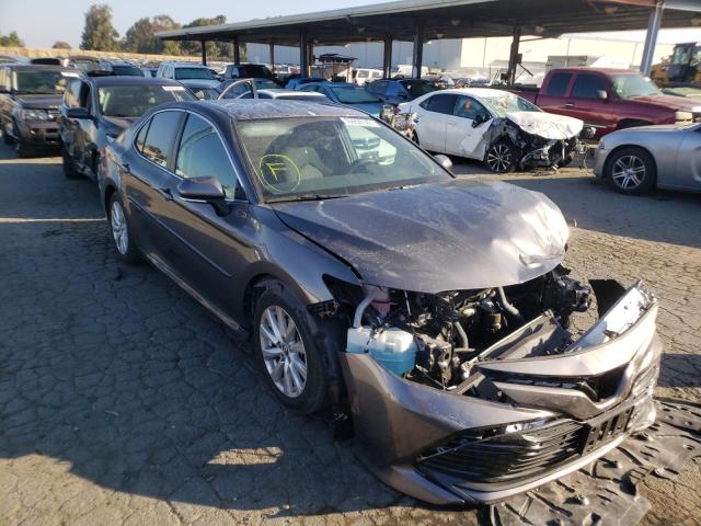 4T1L11AK9LU882441 - 2020 TOYOTA CAMRY LE GRAY photo 1