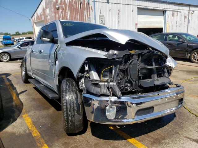 1C6RR7GG0JS339752 - 2018 RAM 1500 SLT SILVER photo 1