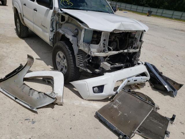 5TFJU4GN5FX086083 - 2015 TOYOTA TACOMA DOU WHITE photo 9