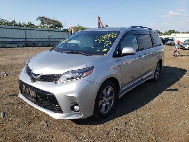 5TDEZ3DC8KS225283 - 2019 TOYOTA SIENNA SE SILVER photo 2