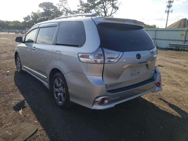 5TDEZ3DC8KS225283 - 2019 TOYOTA SIENNA SE SILVER photo 3