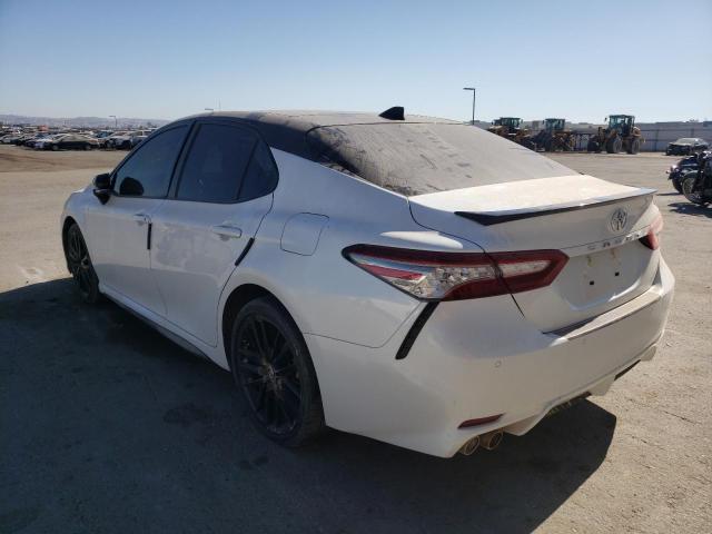 4T1BZ1HK1KU023918 - 2019 TOYOTA CAMRY XSE WHITE photo 3