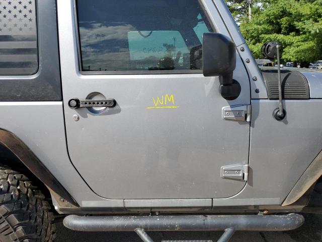 1C4AJWAG2GL156095 - 2016 JEEP WRANGLER S SILVER photo 9