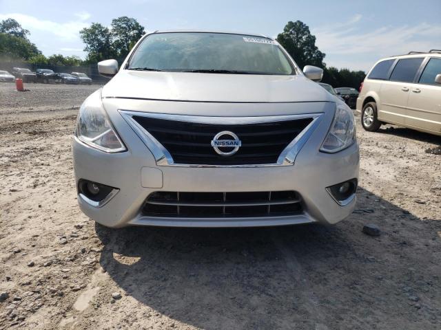 3N1CN7AP2JL829159 - 2018 NISSAN VERSA S SILVER photo 9