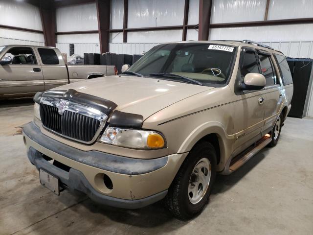 5LMRU27AXXLJ40886 - 1999 LINCOLN NAVIGATOR 金色 照片 2