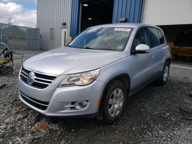 WVGBV7AX8AW500464 - 2010 VOLKSWAGEN TIGUAN SE SILVER photo 2