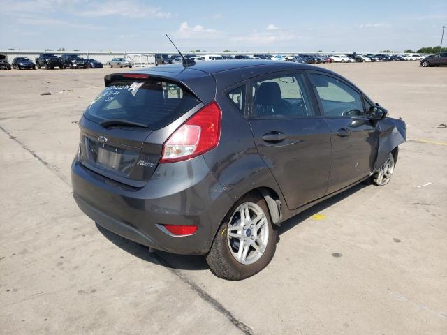 3FADP4EJ6JM119035 - 2018 FORD FIESTA SE GRAY photo 4