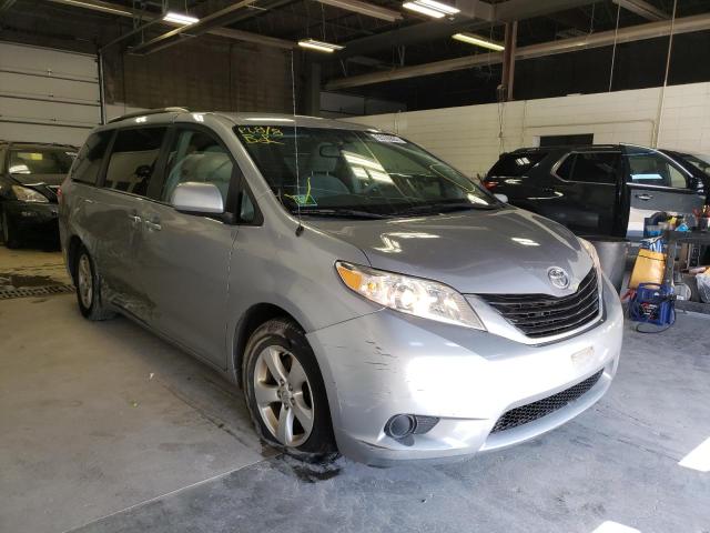 5TDKK3DC8CS185201 - 2012 TOYOTA SIENNA LE SILVER photo 1