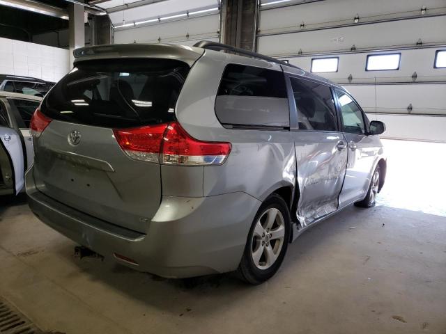 5TDKK3DC8CS185201 - 2012 TOYOTA SIENNA LE SILVER photo 4