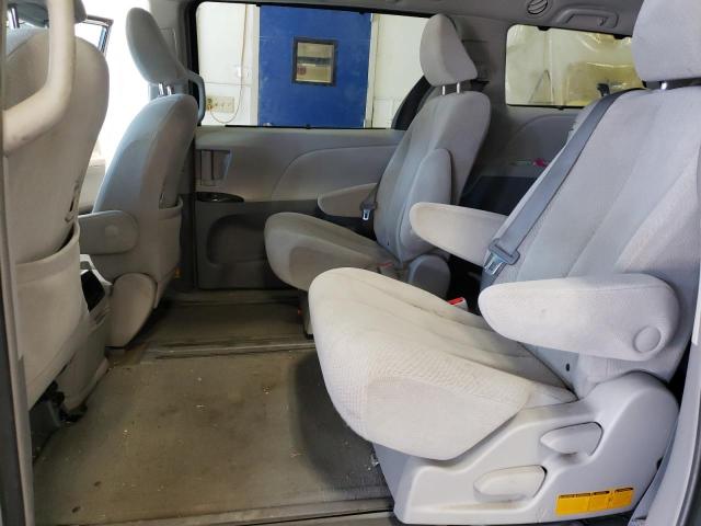 5TDKK3DC8CS185201 - 2012 TOYOTA SIENNA LE SILVER photo 6