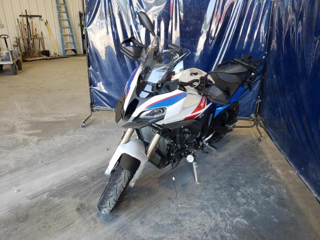 WB10E430XM6D65311 - 2021 BMW S 1000 XR WHITE photo 2