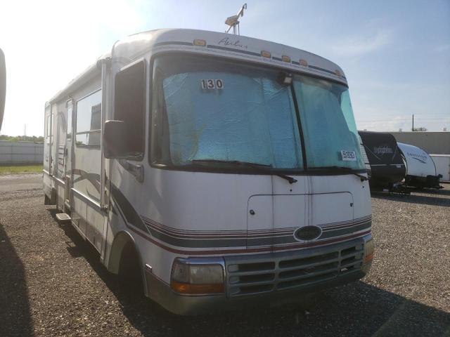 1GBLP37N0T3317473 - 1997 FORD RV WHITE photo 1