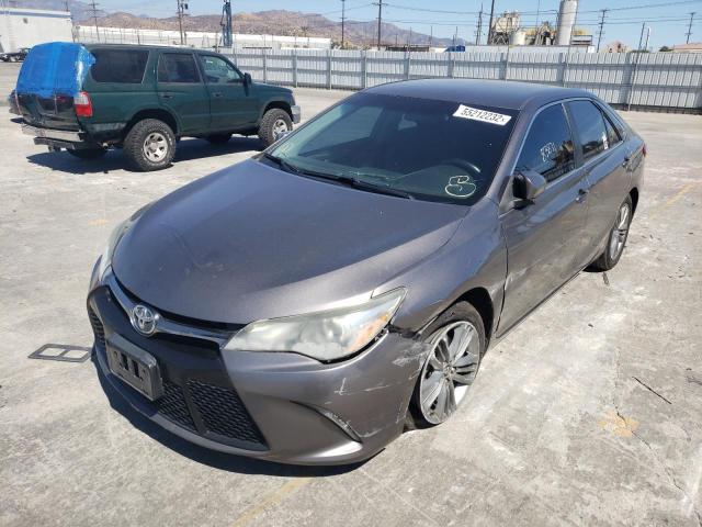 4T1BF1FK5FU020215 - 2015 TOYOTA CAMRY LE GRAY photo 2