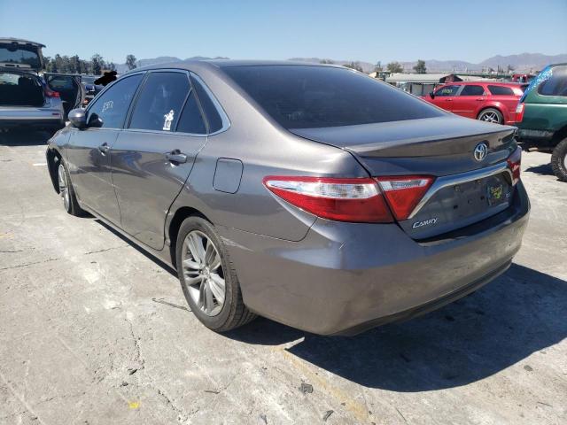 4T1BF1FK5FU020215 - 2015 TOYOTA CAMRY LE GRAY photo 3