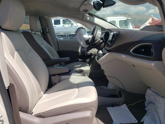 2C4RC1EG8HR683786 - 2017 CHRYSLER PACIFICA T WHITE photo 5