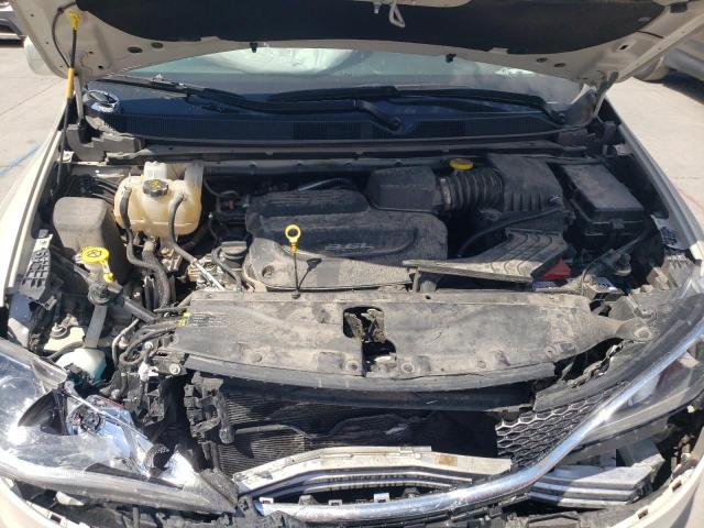 2C4RC1EG8HR683786 - 2017 CHRYSLER PACIFICA T WHITE photo 7