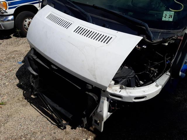 3C6TRVAG0KE500625 - 2019 RAM PROMASTER WHITE photo 9