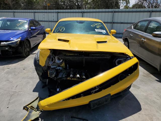 2C3CDZAG0JH161127 - 2018 DODGE CHALLENGER YELLOW photo 9