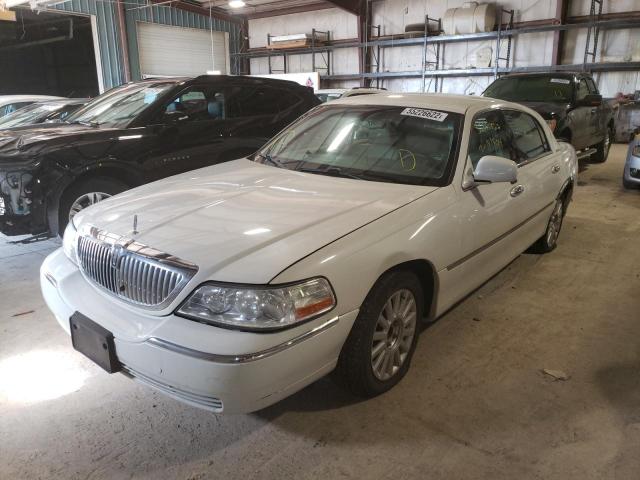 1LNHM81WX5Y638821 - 2005 LINCOLN TOWN CAR S WHITE photo 2