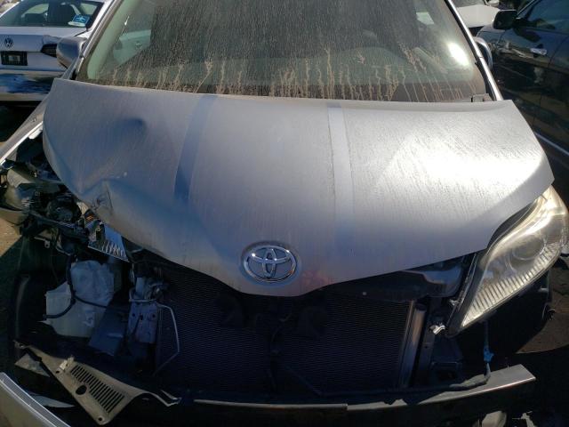 5TDKK3DC7BS151376 - 2011 TOYOTA SIENNA LE SILVER photo 7