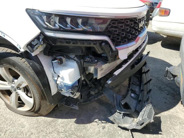 5XYRGDLC4NG094305 - 2022 KIA SORENTO LX WHITE photo 9