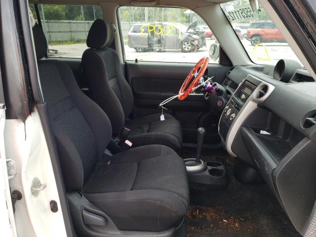 JTLKT324450210209 - 2005 TOYOTA SCION XB 白色 照片 5