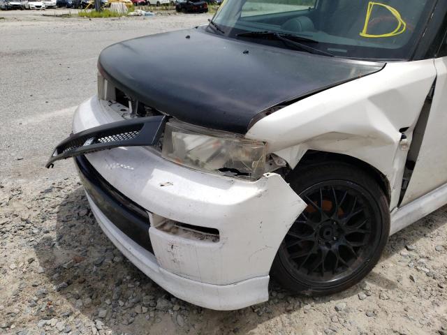 JTLKT324450210209 - 2005 TOYOTA SCION XB 白色 照片 9