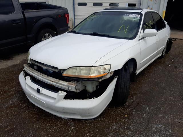 1HGCG5652WA055188 - 1998 HONDA ACCORD EX WHITE photo 2