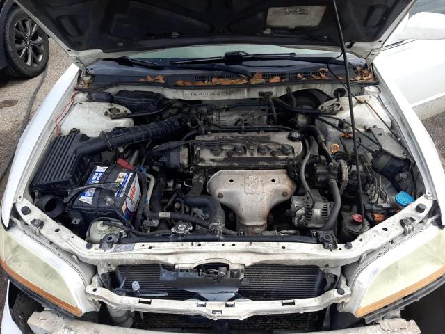 1HGCG5652WA055188 - 1998 HONDA ACCORD EX WHITE photo 7