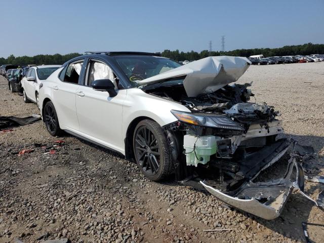 4T1KZ1AK2MU051045 - 2021 TOYOTA CAMRY TRD WHITE photo 1