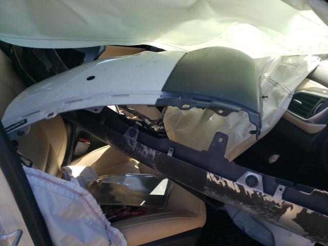 SJKCH5CR2JA047150 - 2018 INFINITI QX30 BASE WHITE photo 5