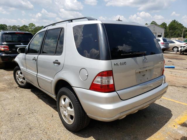 4JGAB54E52A365431 - 2002 MERCEDES-BENZ ML 320 SILVER photo 3