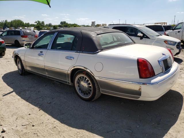 1LNHM82W8YY933449 - 2000 LINCOLN TOWN CAR S WHITE photo 3