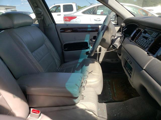 1LNHM82W8YY933449 - 2000 LINCOLN TOWN CAR S WHITE photo 5