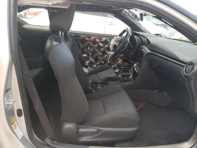 JTKJF5C78D3053485 - 2013 TOYOTA SCION TC 银色 照片 5