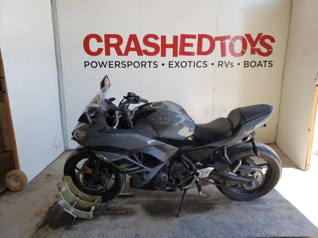 JKAEXEJ10JDA02537 - 2018 KAWASAKI EX650 J გრაფიტი ფოტო 1