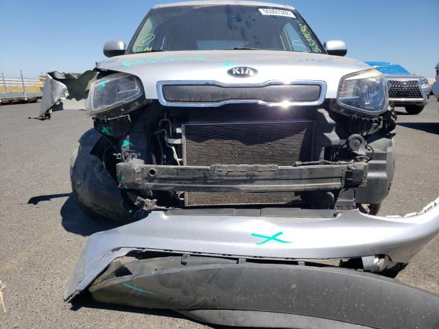 KNDJN2A27E7718435 - 2014 KIA SOUL SILVER photo 9