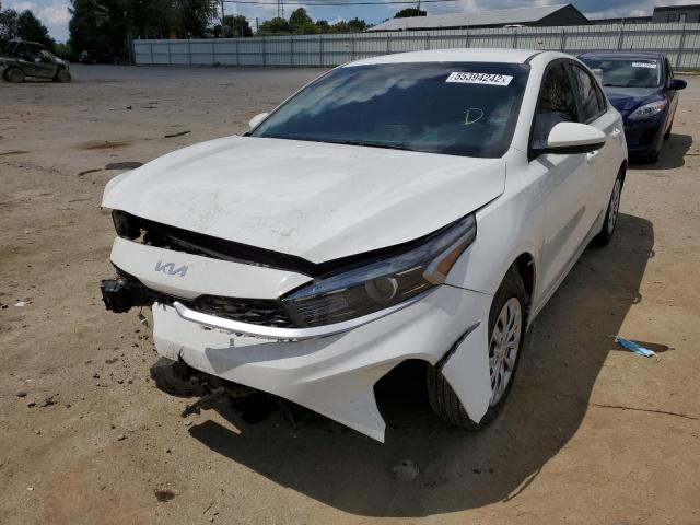 3KPF24AD2NE430222 - 2022 KIA FORTE FE WHITE photo 2