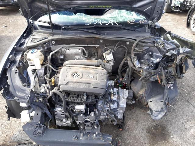 1VWDT7A34HC073616 - 2017 VOLKSWAGEN PASSAT R-L GRAY photo 7