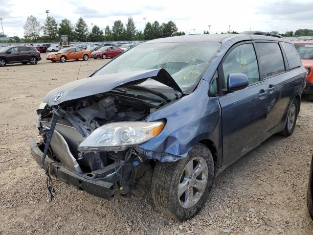 5TDKK3DC5DS378486 - 2013 TOYOTA SIENNA LE BLUE photo 2