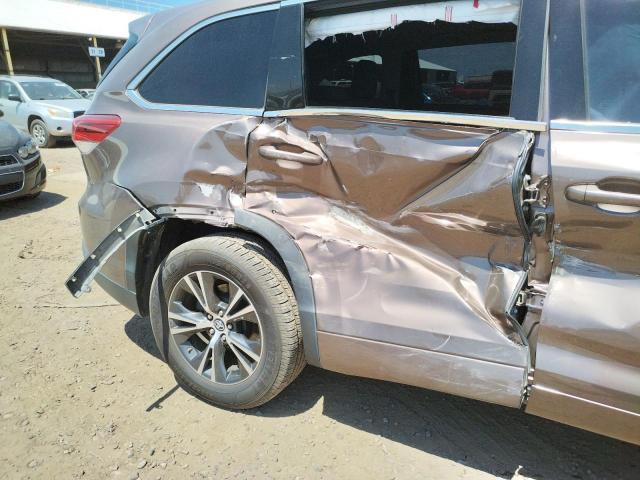 5TDZZRFH3JS256324 - 2018 TOYOTA HIGHLANDER LE  photo 9