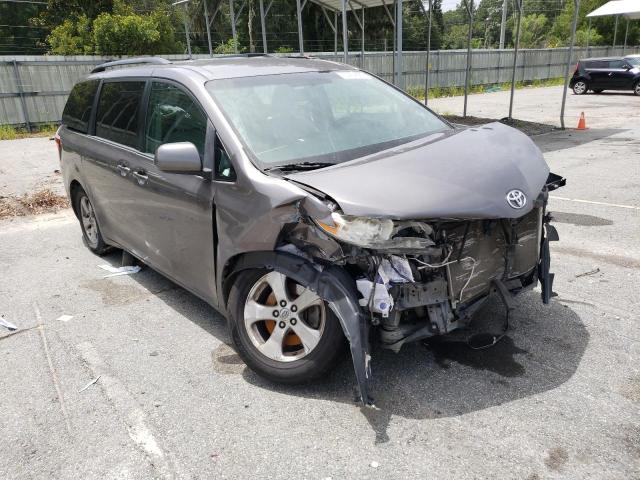 5TDKK3DC3GS725124 - 2016 TOYOTA SIENNA LE GRAY photo 1