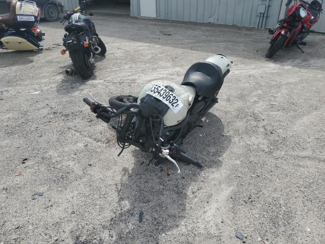 JKAENEA13GDA05933 - 2016 KAWASAKI EN650 A WHITE photo 2