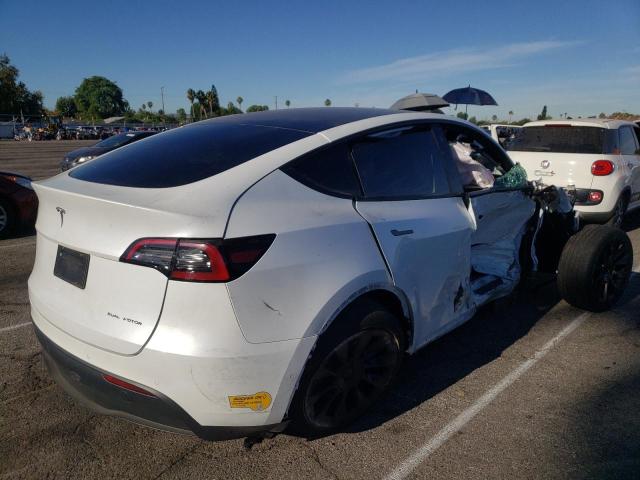 7SAYGDEEXNF354579 - 2022 TESLA MODEL Y WHITE photo 4