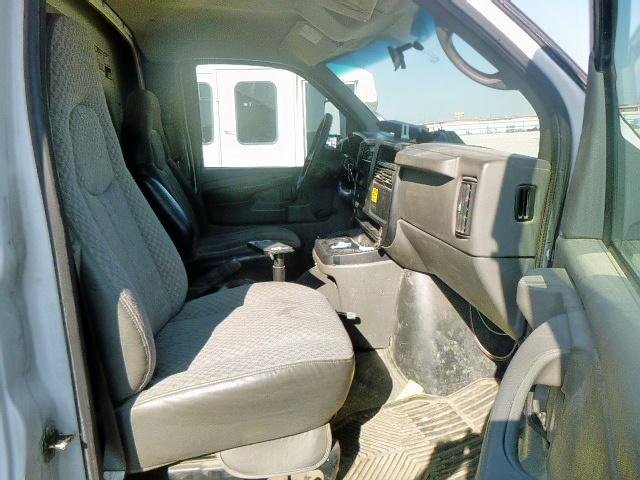 1GBJG31U471205347 - 2007 CHEVROLET G3100 WHITE photo 5