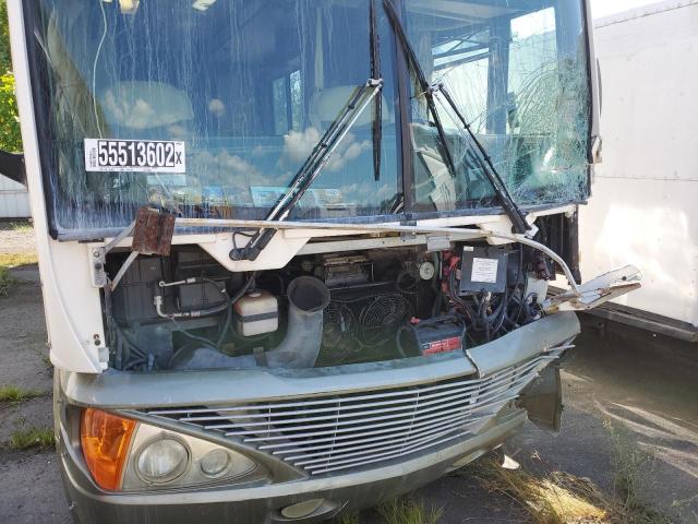 5B4MP67G343389083 - 2004 WORKHORSE CUSTOM CHASSIS MOTORHOME TWO TONE photo 9