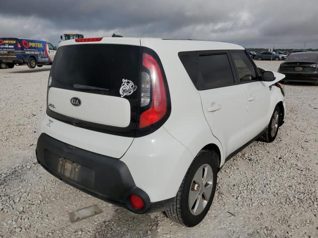 KNDJN2A29G7267236 - 2016 KIA SOUL WHITE photo 4