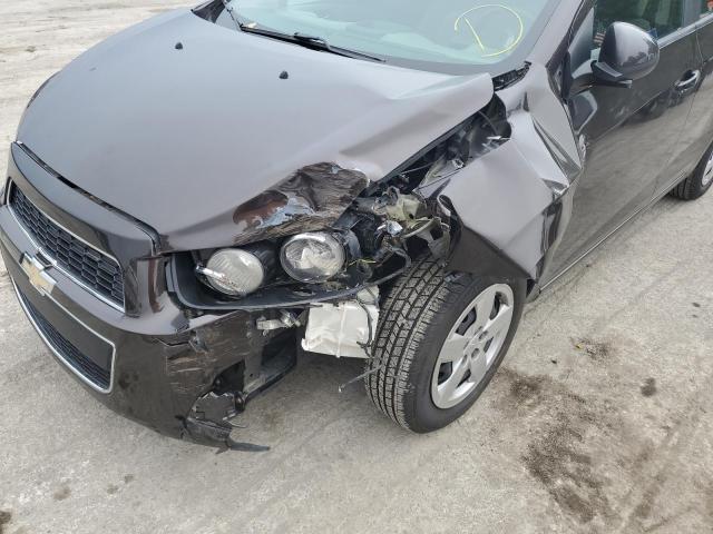 1G1JB5SH1D4199906 - 2013 CHEVROLET SONIC LS BROWN photo 9